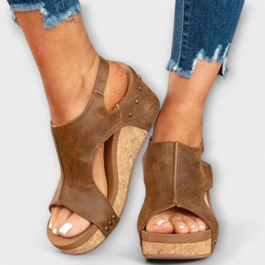 Orthopädische Schuhe mit Wedge-Absatz