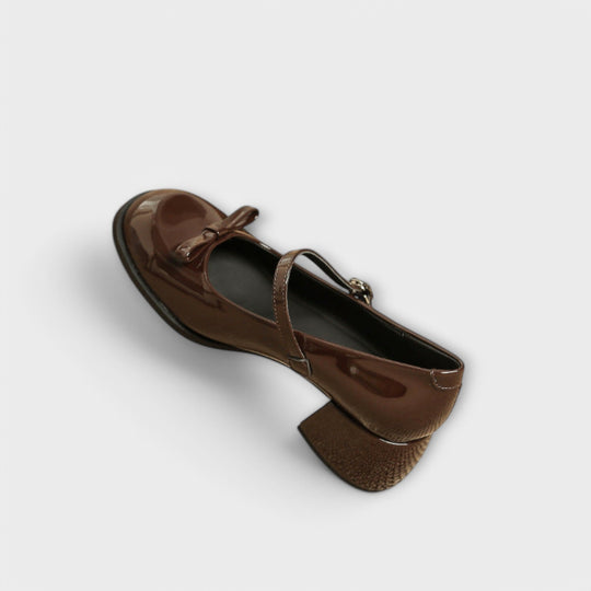 MARY JANE HAKKEN SCHUHE – CLASSIC, COMFORTABLE, STYLISH