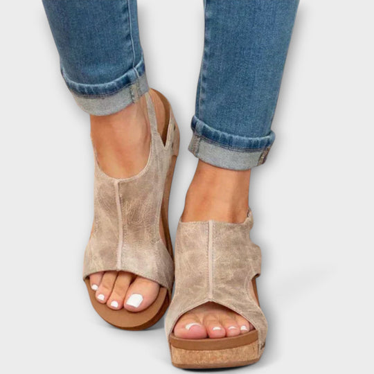 Orthopädische Schuhe mit Wedge-Absatz