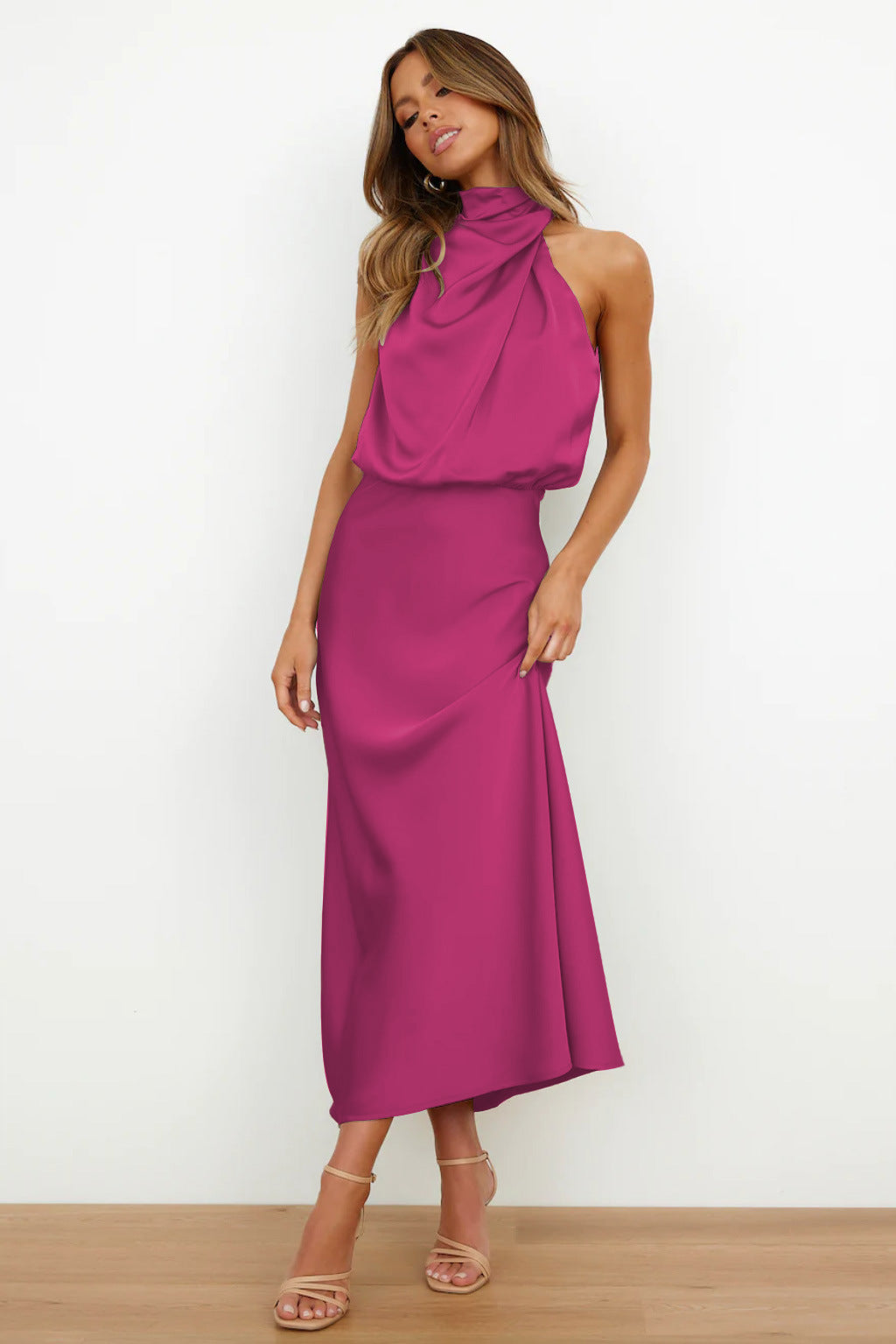 LYDIA – ELEGANTES HALTERNECK DESIGN