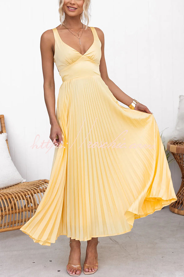 Lucy - Atemhaftes Plisseekleid
