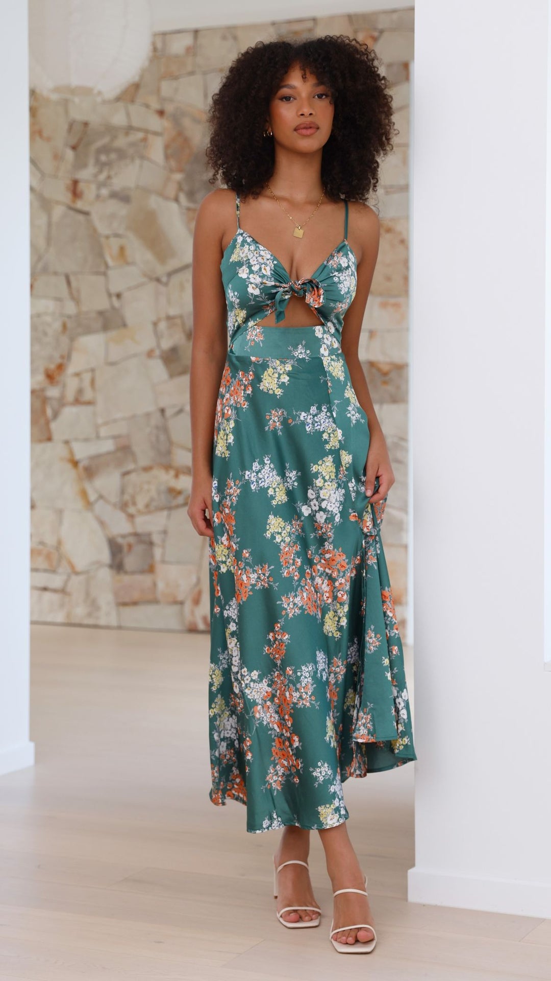 FLORA – ELEGANTER BLUMENDRUCK STIL