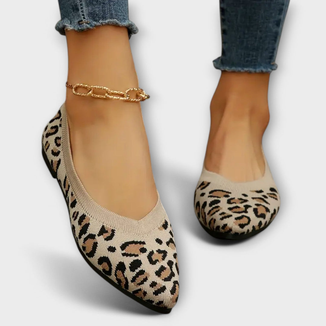 Spitze Flats mit Leopardenmuster