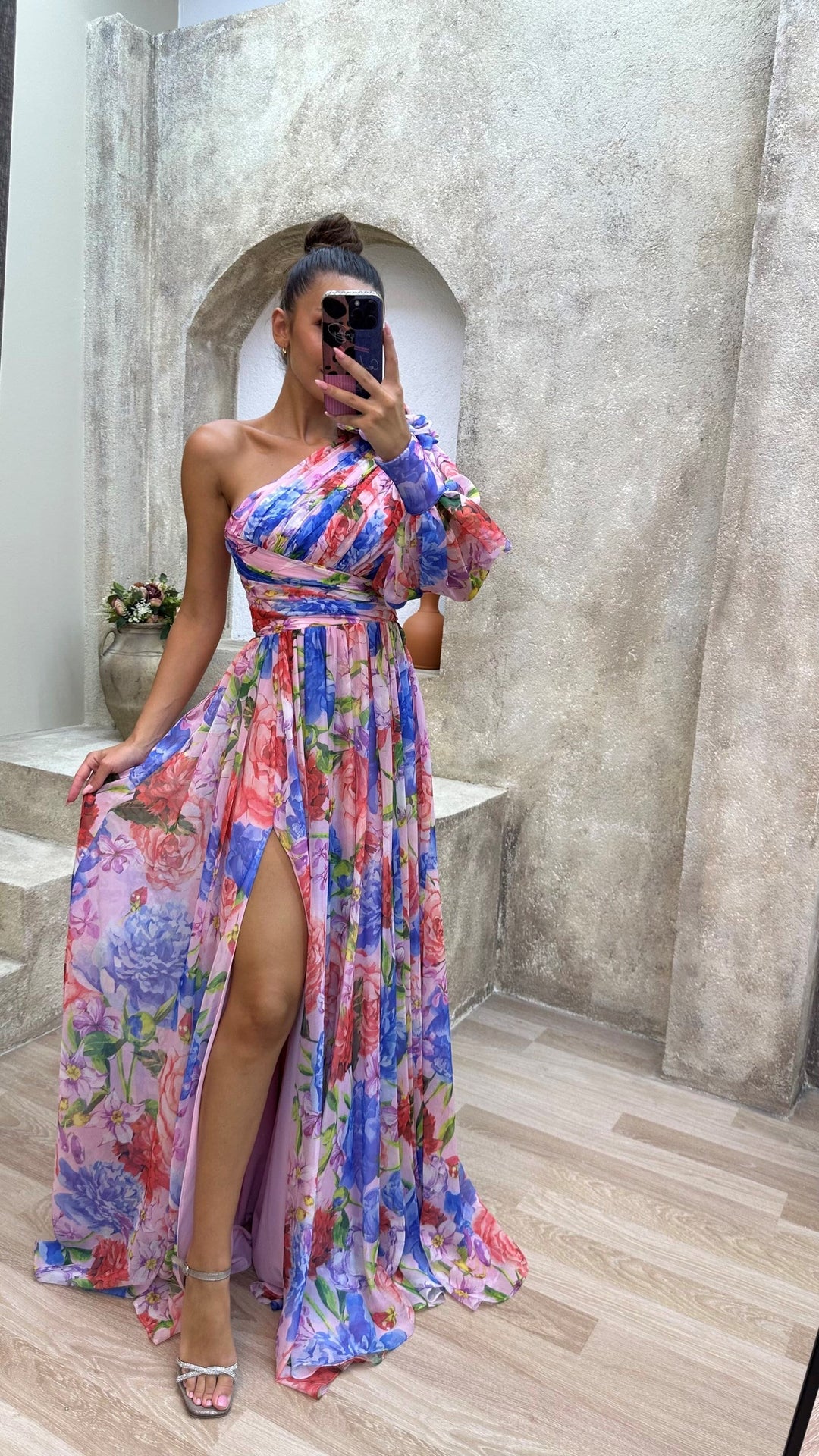 MCKENNA – ELEGANTES FLIEßENDES DESIGN