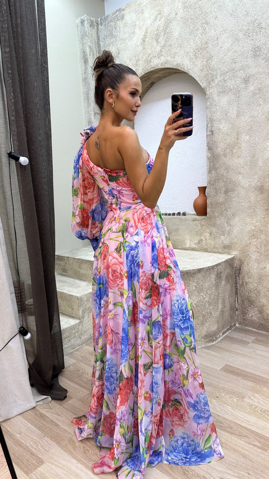 MCKENNA – ELEGANTES FLIEßENDES DESIGN
