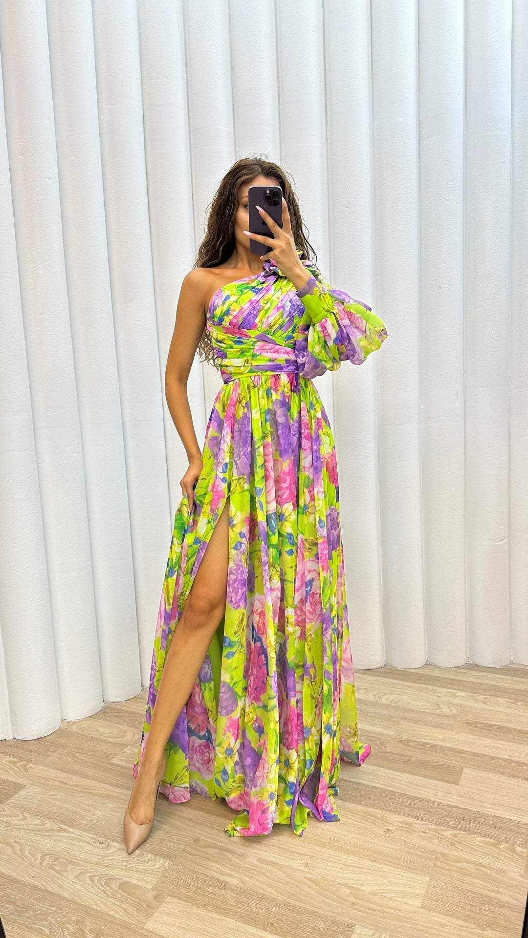MCKENNA – ELEGANTES FLIEßENDES DESIGN