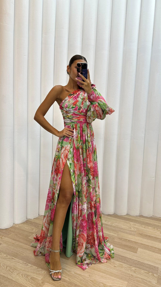 MCKENNA – ELEGANTES FLIEßENDES DESIGN