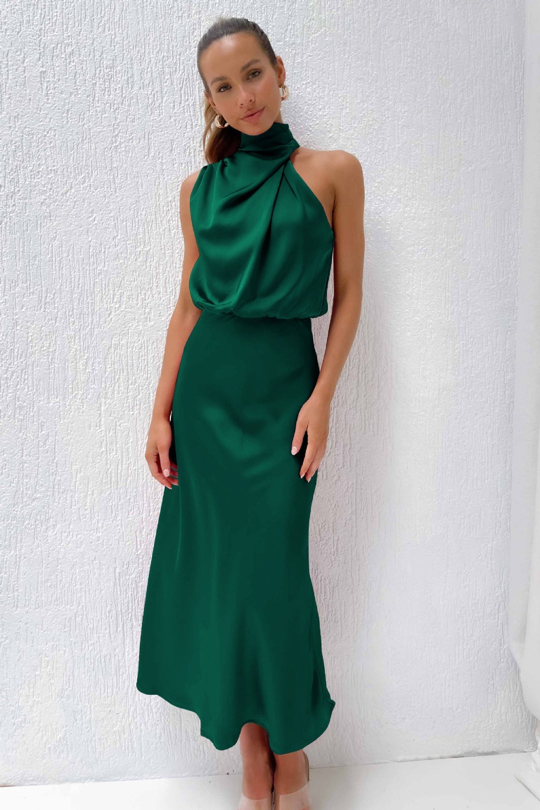 LYDIA – ELEGANTES HALTERNECK DESIGN
