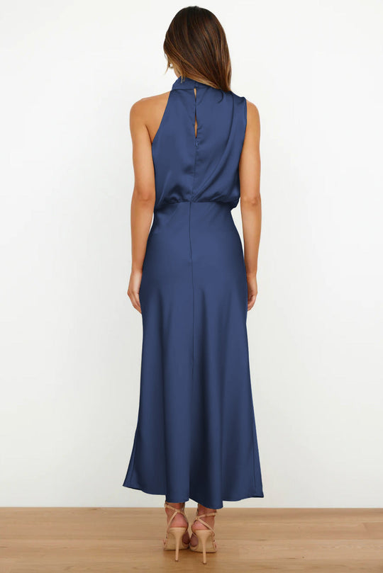 LYDIA – ELEGANTES HALTERNECK DESIGN