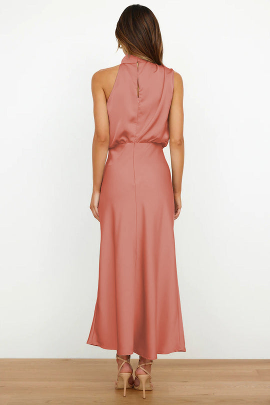 LYDIA – ELEGANTES HALTERNECK DESIGN