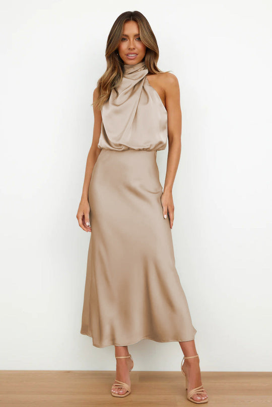 LYDIA – ELEGANTES HALTERNECK DESIGN