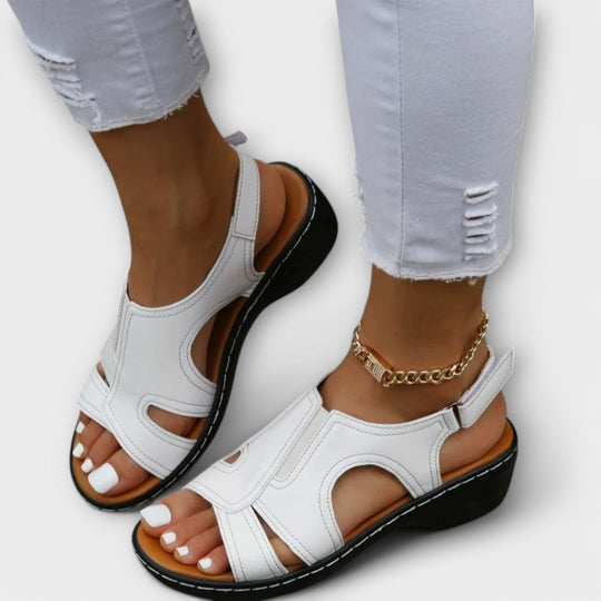 Christina - Orthopädische Leder Sandalen mit Komfortabsatz