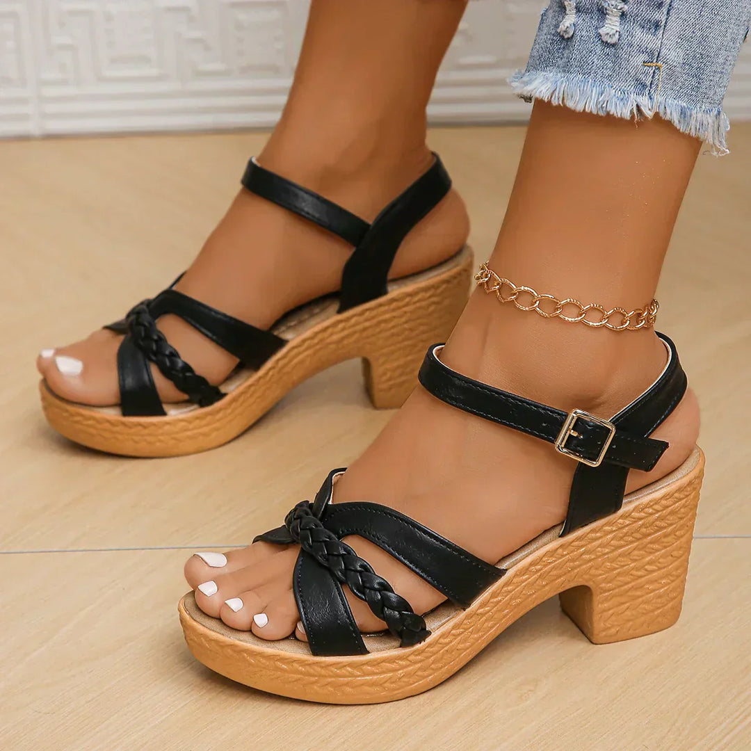 GIANNA KLASSISCHE SANDALEN MIT MITTELHOCH – KOMFORTABEL MODERN STILVOLL