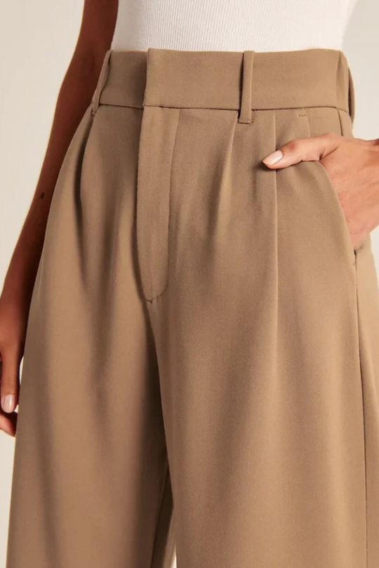 AERELLE – BEQUEME SCHNEIDERHOSE FÜR ALLE