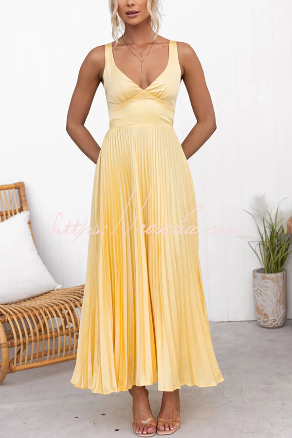 Lucy - Atemhaftes Plisseekleid