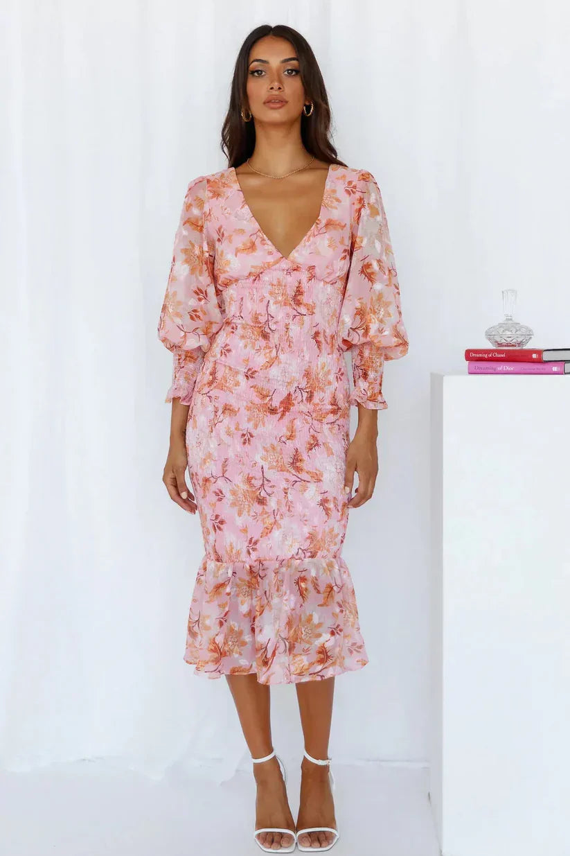 MILLIE – ELEGANTES BLUMENMUSTER TRÄGT KOMFORT
